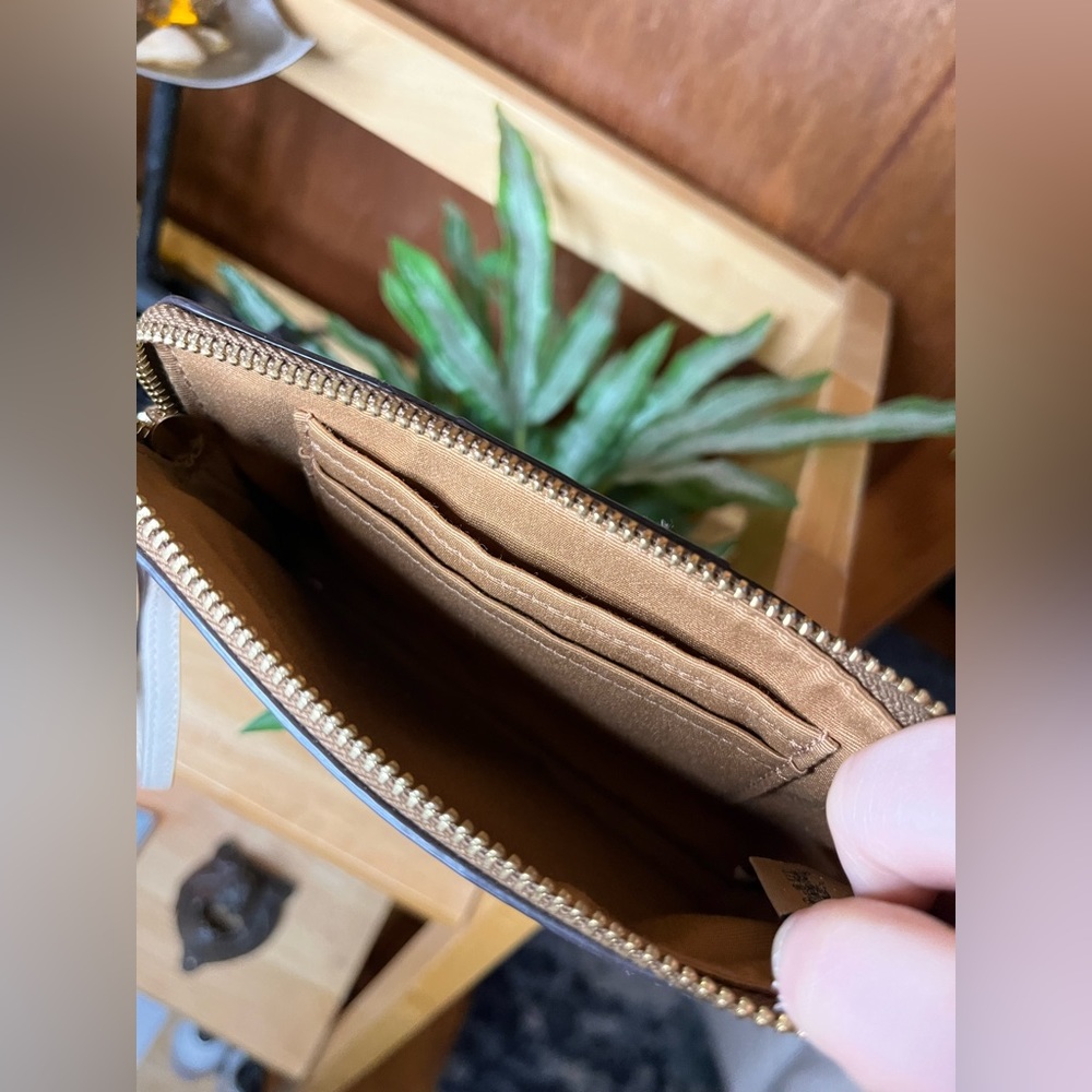 Coach Wristlet ✨ - Picture 4 of 4
